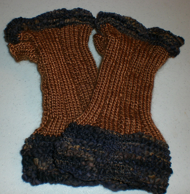 Contrasting Textures Gauntlets or Mitts