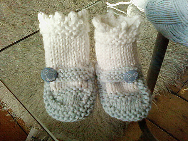 Pram shoes/booties