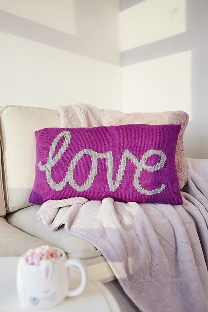 'love' Cushion