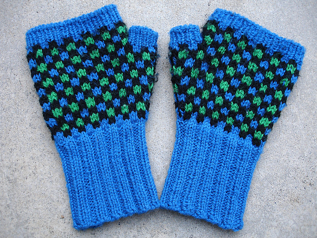 Three-Color Mitts