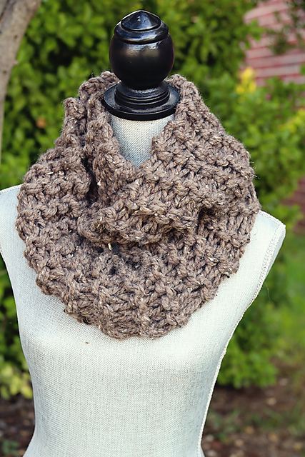 Sassenach Cowl