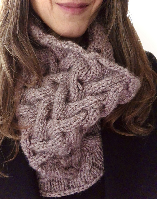 the Santi ll Cowl