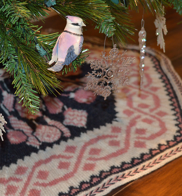 Uptown Tree Skirt