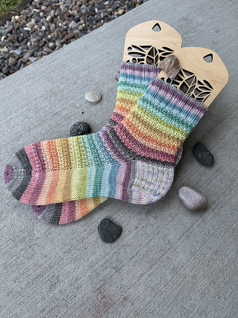Skipping Stones Socks