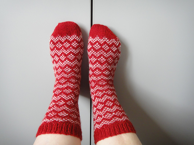 F. Running pattern socks