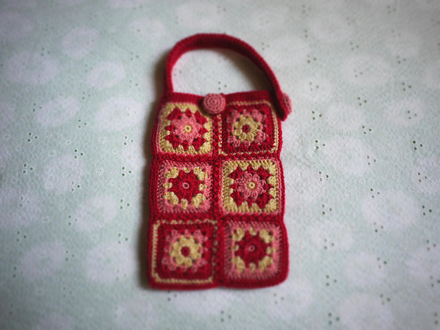 IS-2490  Smartphone pouch