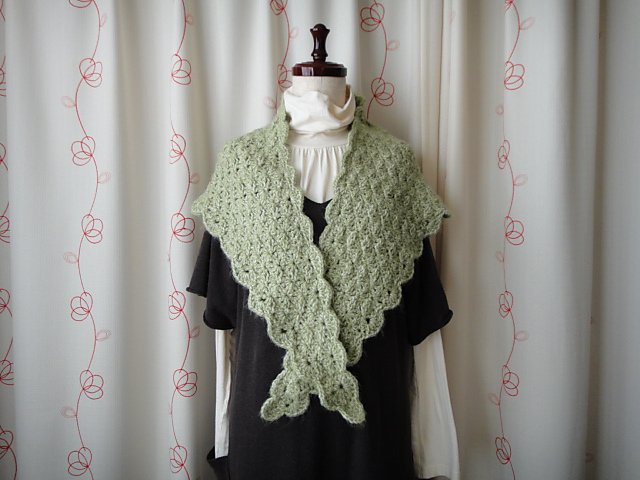 Shell Stitch Triangular Stole