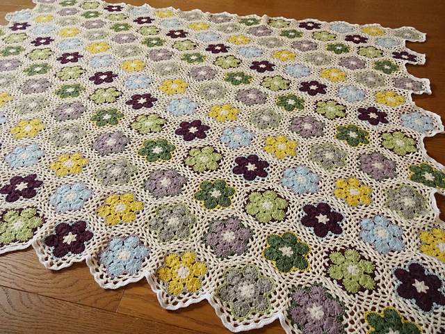 RP-KN-BL002  Marguerite blanket