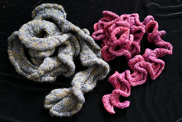 Edge-to-Edge Rippled Scarf