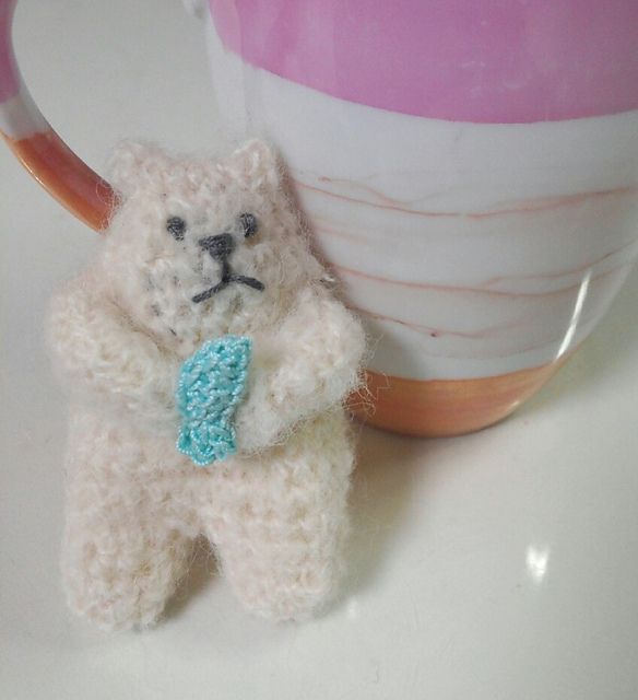 28.Polar bear and fish (白くまとさかな)