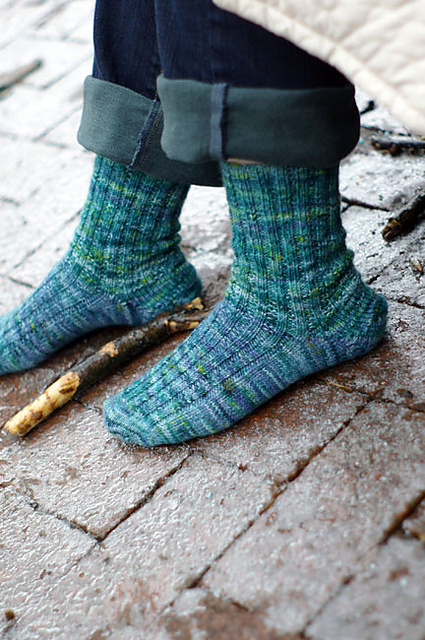 Forked Heel Ribbed Socks