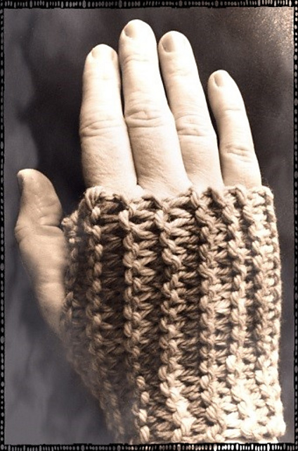 Garter Stitch Love Fingerless Mitts