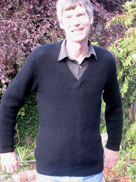 Self-welt, V-neck Sweater