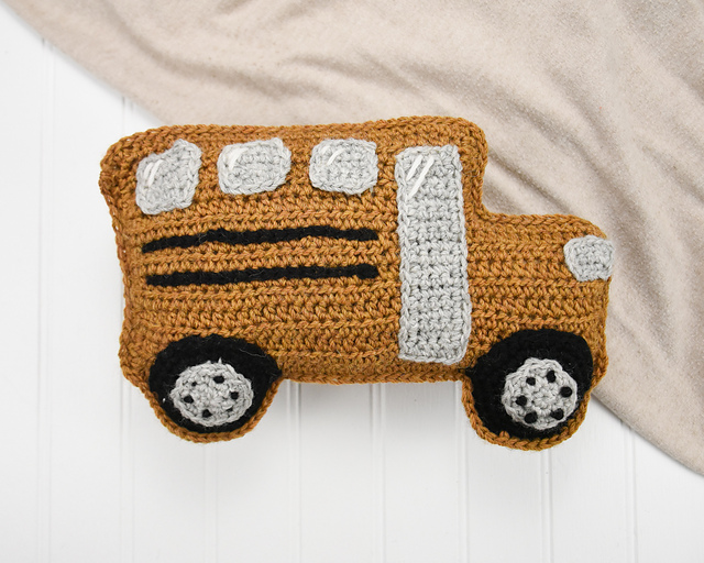 Ravelry Skoolie Plush pattern by Kennedy Preston