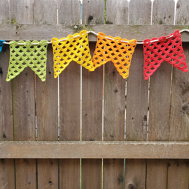 Scallops Bunting Flags Garland