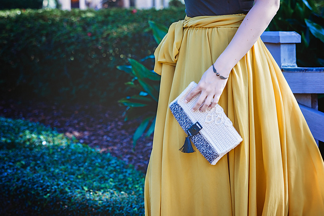 Hygge Infinity Clutch