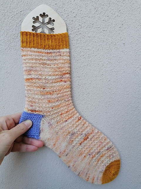 Rusty Peach Socks