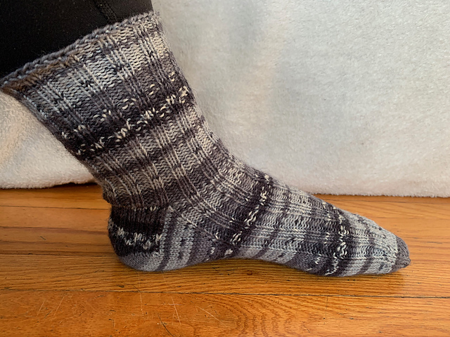 Nearly No Counting Ribbed Toe Up Socks