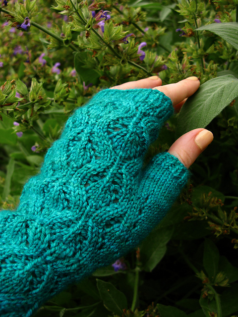 Dewdrop Mitts