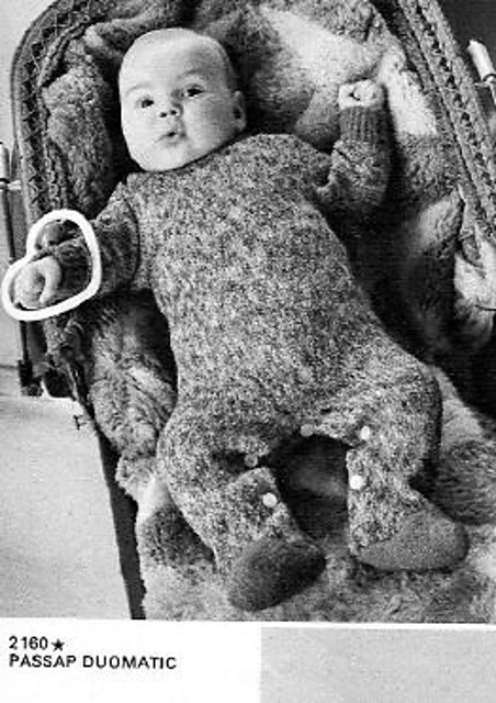 2160 Baby's all-in-one suit