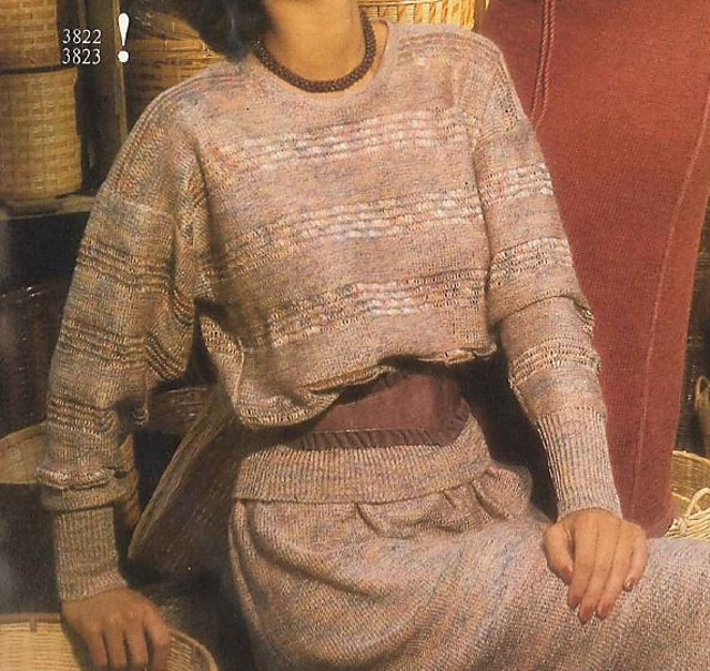 3822 Lady's sweater with "long-stitch"-stripes