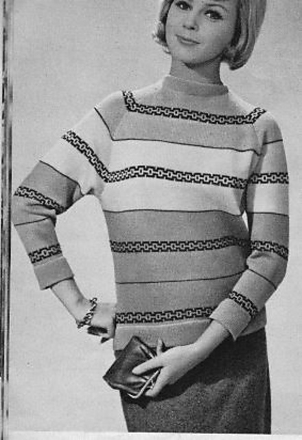 1143 Lady's Sweater
