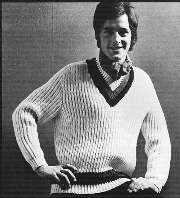 1740 Unisex sweater
