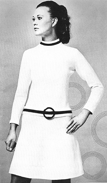 1766 Lady's long sleeved dress