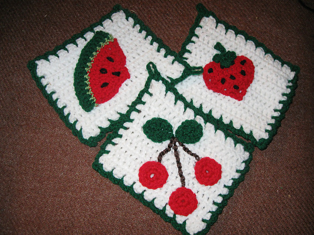Country Garden Kitchen Collection: Potholders