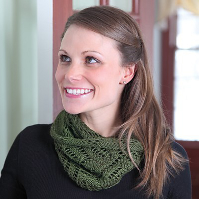 Nemi Lace Cowl