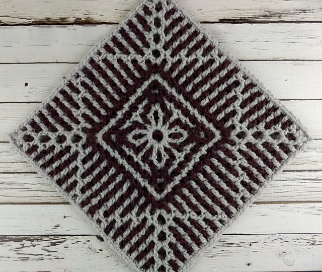August Interlocking Square