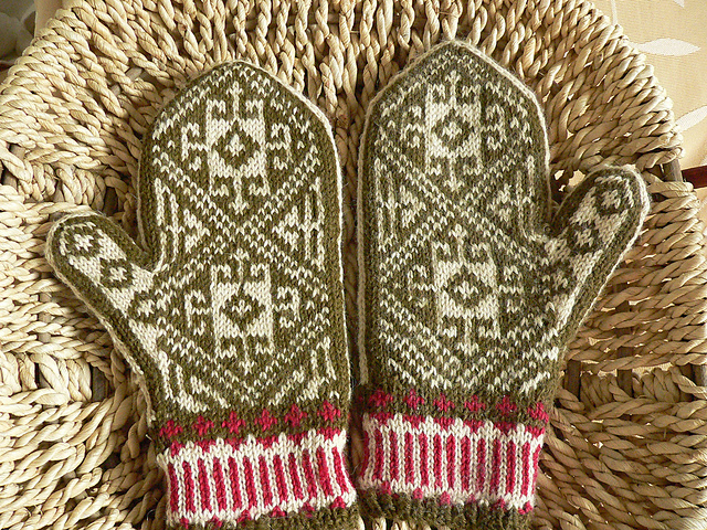 6-4 Mitten