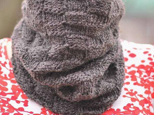 Checkerboard Cowl
