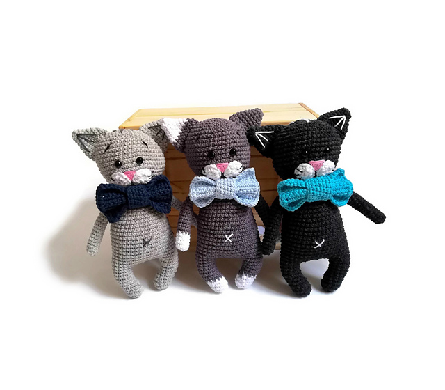 LITTLE CAT WITH A BOW TIE - amigurumi
