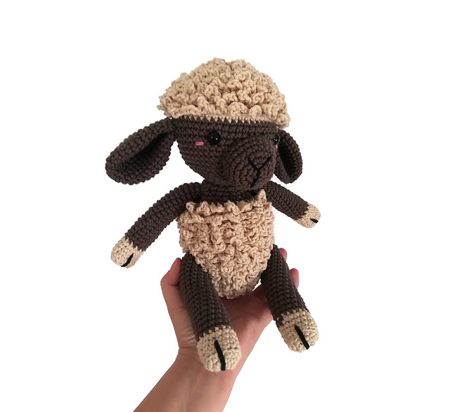 FLUFFY the lamb - sheep