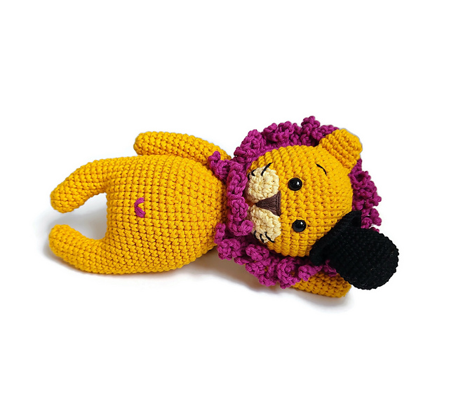 MR Nils the amigurumi lion