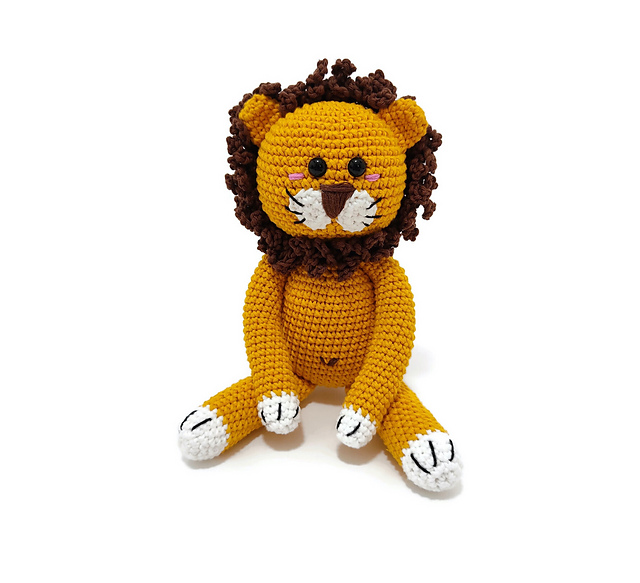 Erik the lion - amigurumi - zoo animal