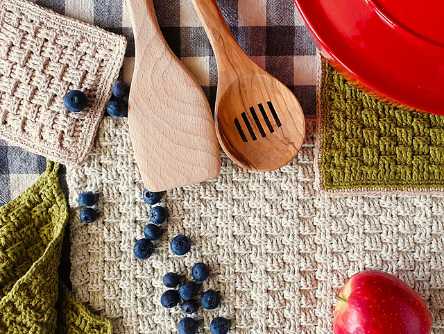 Rustic tableware trio