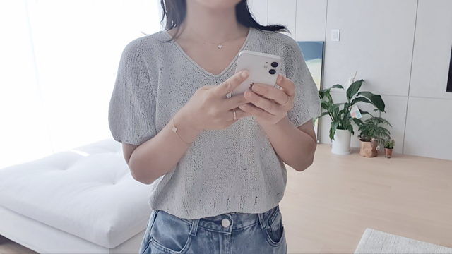 [Summer] doldol-v-neck-sweater