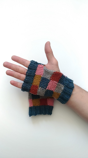 5 colour block wristers