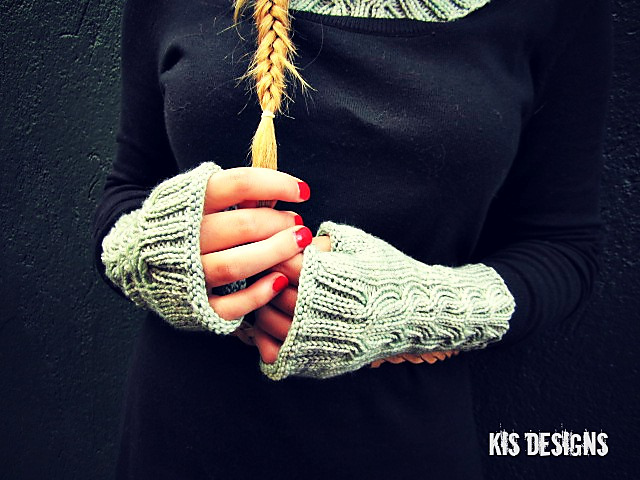 Lakes End Fingerless Gloves