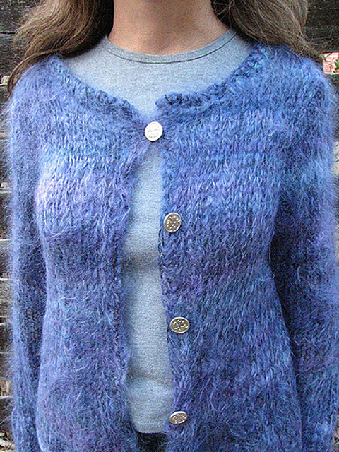 Style 9b - Cardigan with Crew neck and long sleeves
