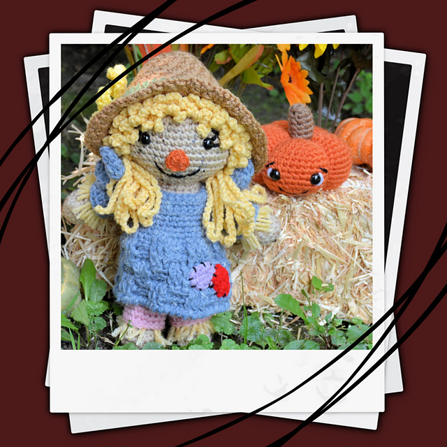 JJ Girl Scarecrow & Pumpkin