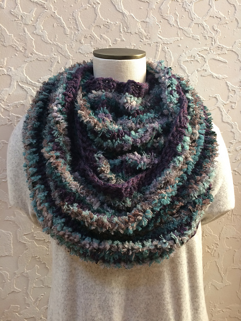 2700 Striped Cowl