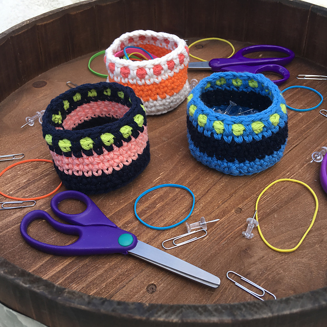 Tiny Dots Bucket