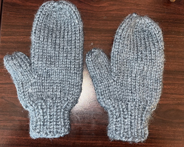 Ravelry Basic Super Bulky Mitten pattern by Kerry Lynne