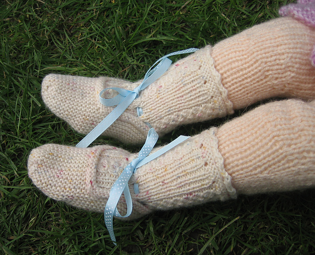 baby's knitted boots