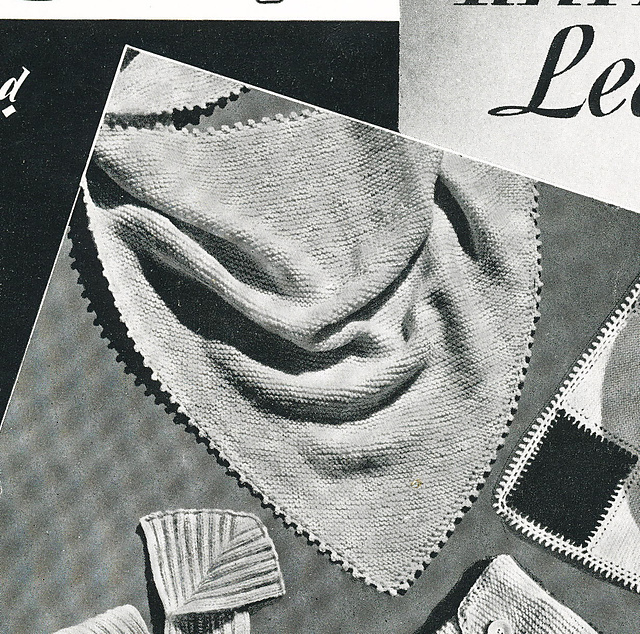 Three-cornered bed shawl