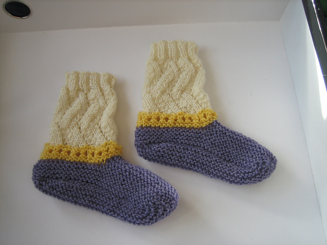 Pretty Pattern for Cuffs or Baby's Socks