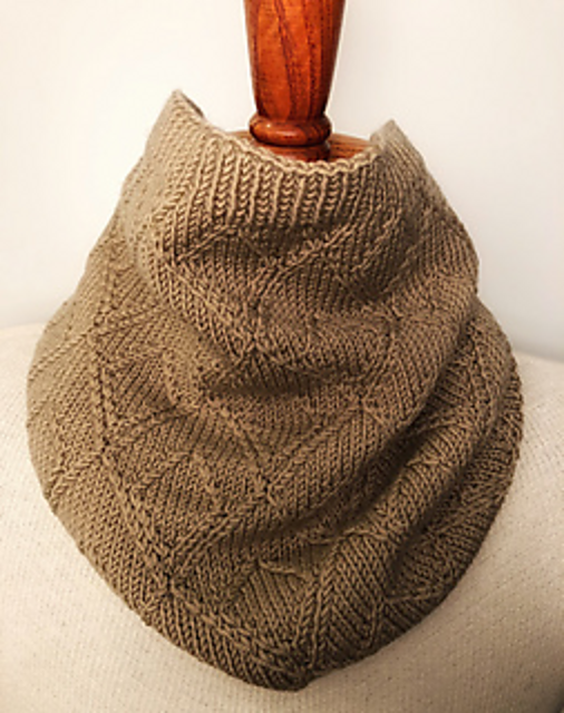 Champagne Diamonds Cowl